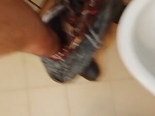 Io m masturbo pensando a donne giovani