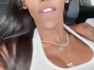 Baggyaltiff gets sucked off in the car