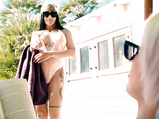 Kenzie Taylors Unexpected Attraction to Eva Maxim